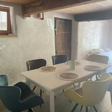Apartment 5 Personnes-1 Chambre- Longefoy-montalbert -