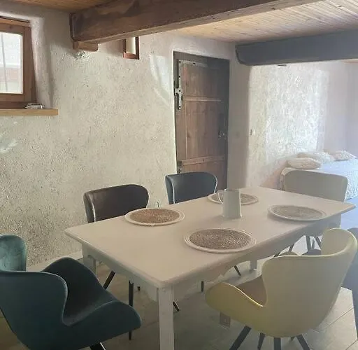 Apartment 5 Personnes-1 Chambre- Longefoy-montalbert -